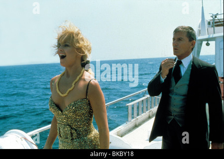 OVERBOARD (1987) GOLDIE HAWN, RODDY MCDOWALL OVB 045 Stock Photo