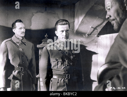 PATHS OF GLORY (1957) KIRK DOUGLAS PGLY 003P Stock Photo