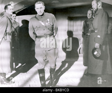 PATHS OF GLORY (1957) KIRK DOUGLAS PGLY 008P Stock Photo