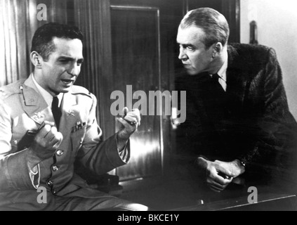 ANATOMY OF A MURDER (1959) BEN GAZZARA, JAMES STEWART ANMR 002P L Stock Photo