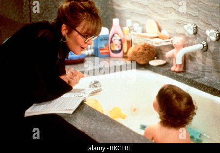 BABY BOOM (1987) DIANE KEATON, KRISTINA KENNEDY, MICHELLE KENNEDY BYB 022 Stock Photo