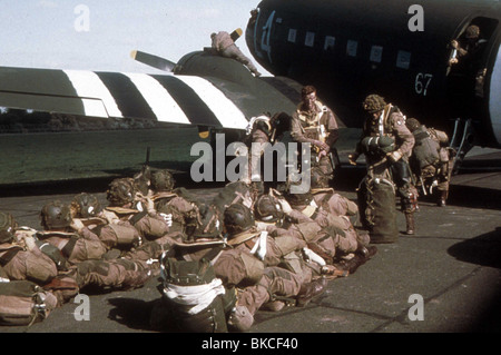 BAND OF BROTHERS (TV) (2001) DAMIAN LEWIS BDBS 023 Stock Photo