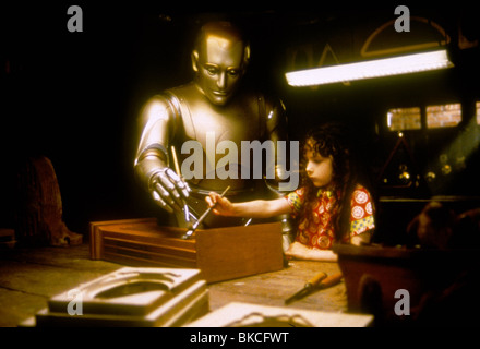 BICENTENNIAL MAN (2000) ROBIN WILLIAMS, HALLIE KATE EISENBERG BICM 068 Stock Photo