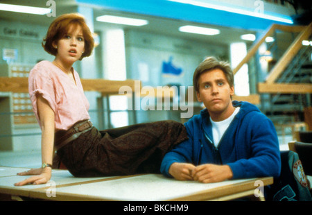 THE BREAKFAST CLUB (1985) MOLLY RINGWALD, EMILIO ESTEVEZ BFC 019 Stock Photo