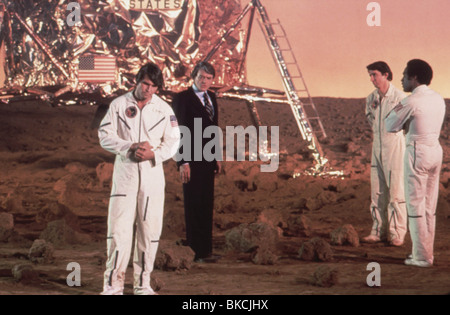 CAPRICORN ONE (1978) CAPRICORN 1 (ALT) JAMES BROLIN, HAL HOLBROOK, SAM WATERSTON, OJ SIMPSON CPO 048 Stock Photo