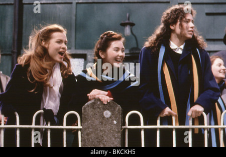 CIRCLE OF FRIENDS (1995) SAFFRON BURROWS, GERALDINE O'RAWE, MINNIE DRIVER CCOF 001 Stock Photo