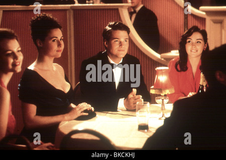 CIRCLE OF FRIENDS (1995) SAFFRON BURROWS, MINNIE DRIVER, CHRIS O'DONNELL CCOF 025 Stock Photo