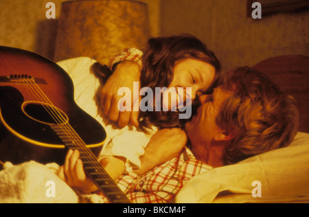 COAL MINER'S DAUGHTER (1980) SISSY SPACEK, TOMMY LEE JONES CLMD 009 Stock Photo