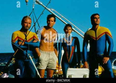 COCOON: THE RETURN (1988) MIKE NOMAD, STEVE GUTTENBERG, TAHNEE WELCH, TYRONE POWER JR CC2 041  TLD Stock Photo