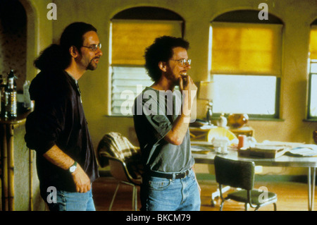 COEN BROTHERS (DIR) O/S 'THE BIG LEBOWSKI' (1998) ETHAN COEN (PRO), JOEL COEN (DIR) JEC 009 Stock Photo