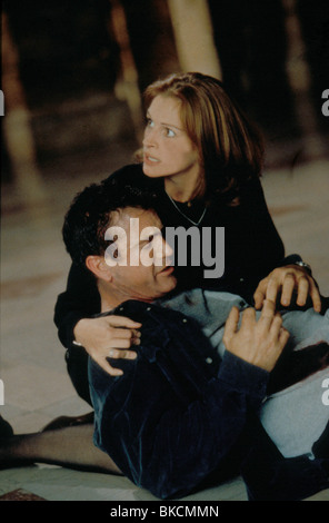 CONSPIRACY THEORY (1997) MEL GIBSON, JULIA ROBERTS CTHE 052 Stock Photo