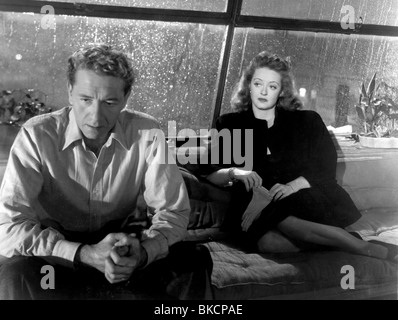 DECEPTION (1946) PAUL HENREID, BETTE DAVIS DECP 004P L Stock Photo