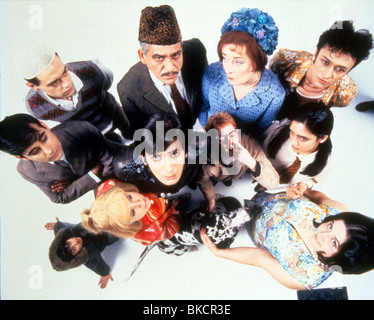 EAST IS EAST (1999) RAJI JAMES, EMIL MARWA, JORDAN ROUTLEDGE, EMMA RYDAL, JIMI MISTRY, OM PURI, GARY DAMER, LINDA BASSETT, Stock Photo