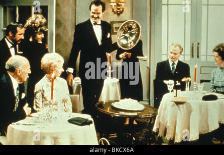 FAWLTY TOWERS (TV - 1975) ANDREW SACHS, JOHN CLEESE CREDIT BBC FTWS 016 Stock Photo