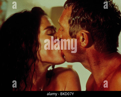 THE GETAWAY (1972) ALI MACGRAW, STEVE MCQUEEN GTWY 018 Stock Photo