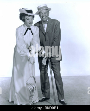 GIGI (1958) HERMIONE GINGOLD,MAURICE CHEVALIER GGI 002 Stock Photo