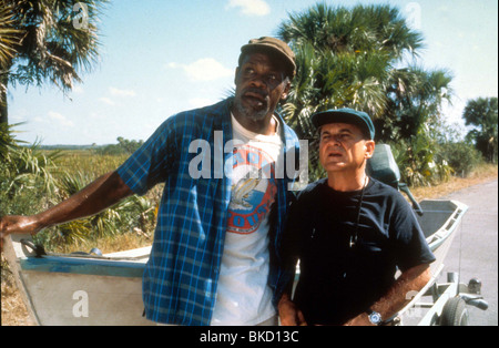 GONE FISHIN' (1997) DANNY GLOVER, JOE PESCI GFIS 002 Stock Photo