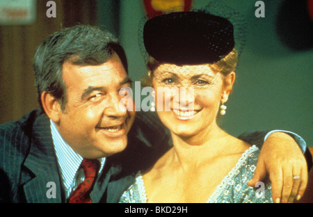 HAPPY DAYS (TV - 1974) TOM BOSLEY, MARION ROSS HPD 005 Stock Photo