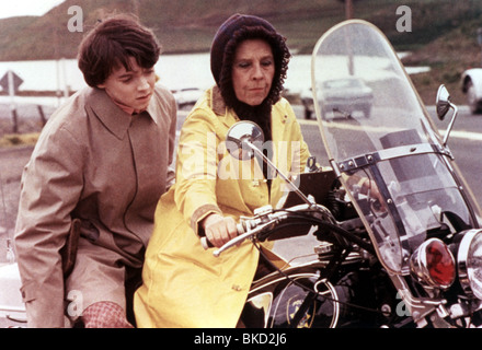 HAROLD AND MAUDE (1971) BUD CORT, RUTH GORDON HRAM 001CP Stock Photo