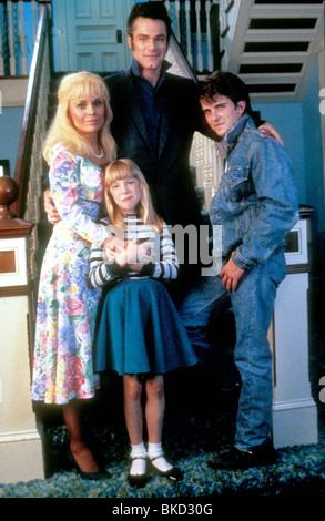 HEARTBREAK HOTEL (1988) TUESDAY WELD, DAVID KEITH, CHARLIE SCHLATTER HBHL 007 Stock Photo