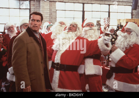 JINGLE ALL THE WAY (1996) ARNOLD SCHWARZENEGGER, JAMES BELUSHI JATW 001 Stock Photo