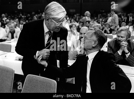 Schmidt, Helmut, 23.12.1918 - 10.11.2015, German politician (SPD), Chancellor of the Federal Republic of Germany 1974 - 1982, half length, with Karl Schiller, 1986, Stock Photo