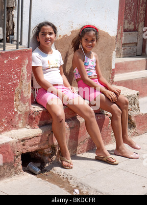 wooden pins to hang clothes in spanish cuban