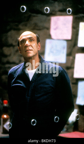 NATIONAL LAMPOON'S LOADED WEAPON 1 (1993) F MURRAY ABRAHAM NLW 049 Stock Photo