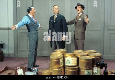 ROBIN AND THE SEVEN HOODS (1964) FRANK SINATRA, BING CROSBY, DEAN MARTIN RASH 005 Stock Photo