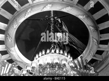 PHANTOM OF THE OPERA (1943) CLAUDE RAINS PHAN 002 Stock Photo