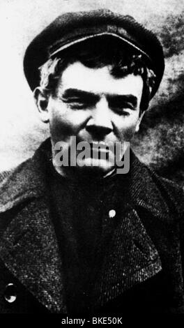 Lenin (Vladimir Ilyich Ulyanov), 22.4.1870 - 21.1.1924, Russian revolutionary, politician, portrait, disguised as ordinary labourer, photo for faked passport, Stock Photo