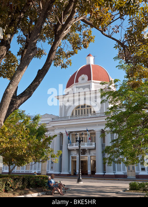 The Parque Jose Marti and the Ayuntamiento, the town hall, in Cienfuegos, Cuba Stock Photo
