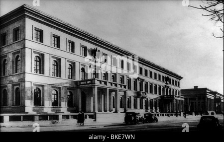 National Socialism / Nazism, architecture, buildings, 'Fuehrerbau' (Fuehrer Building), Arcis Street, Munich, built by Paul Ludwig Troost, August 1934 - September 1937, Adolf Hitler's official residence in Munich, exterior view, 1937, Stock Photo