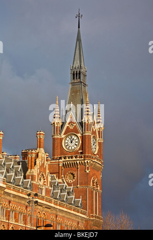 London ; Midland Grand Hotel, Euston Road ; December 2OO9 Stock Photo