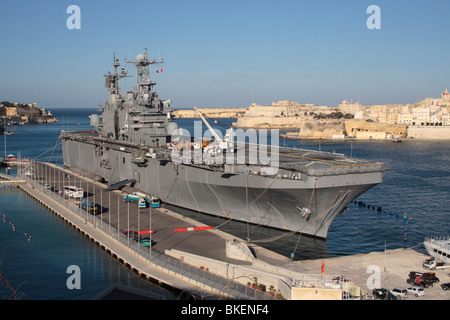 The amphibious assault ship USS Nassau in Malta's Grand Harbour Stock Photo