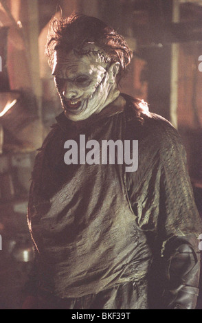 THE TEXAS CHAINSAW MASSACRE (2003) ANDREW BRYNIARSKI TEXM 001-22 Stock Photo