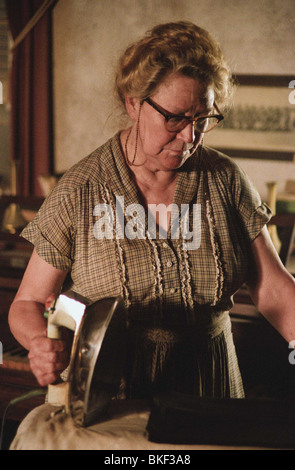 THE TEXAS CHAINSAW MASSACRE (2003) MARIETTA MARICH TEXM 001-29 Stock Photo