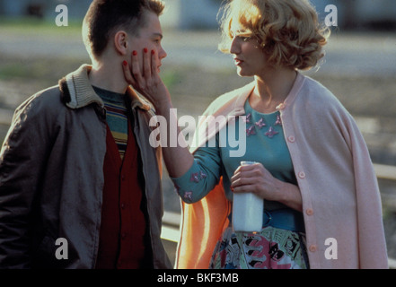 THIS BOY'S LIFE (1993) LEONARDO DICAPRIO, ELLEN BARKIN TBL 009 Stock Photo