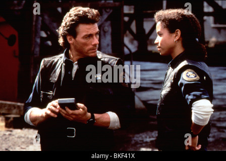 TIMECOP (1994) GLORIA REUBEN, JEAN-CLAUDE VAN DAMME TIMC 058 Stock Photo