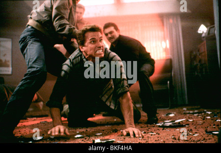 TOTAL RECALL (1990) ARNOLD SCHWARZENEGGER TOR 046 Stock Photo