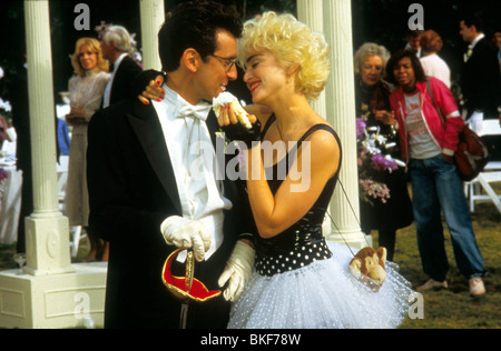 WHO'S THAT GIRL (1987) GRIFFIN DUNNE,MADONNA WTG 038 Stock Photo