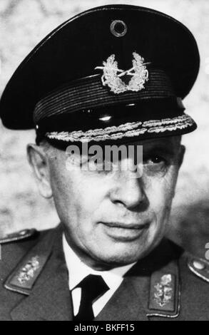 Heusinger, Adolf, 4.8.1897 - 30.11.1982, German general, Chairman of the NATO Military Committee 1961 - 1964, portrait, 1961, , Stock Photo