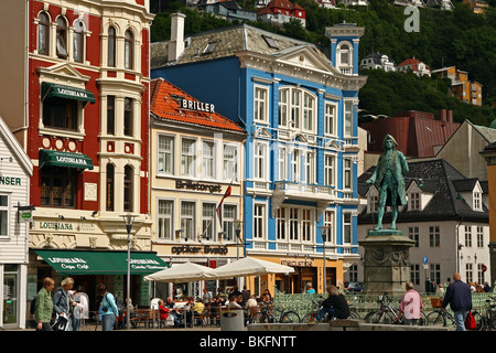 Buildings around the statue of Ludvig Holberg by Johan Borjeson - Bergen, Norway Stock Photo