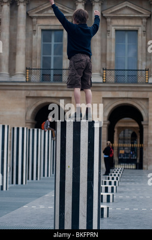 Palais Royale Gardens, Jardins, Children Playing in Park, 'Colonnes de  Buren' Modern Sculpture Installation, Paris, France Stock Photo