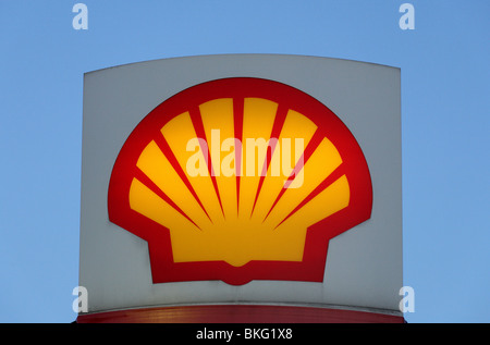 Shell petrol station logo Stock Photo - Alamy