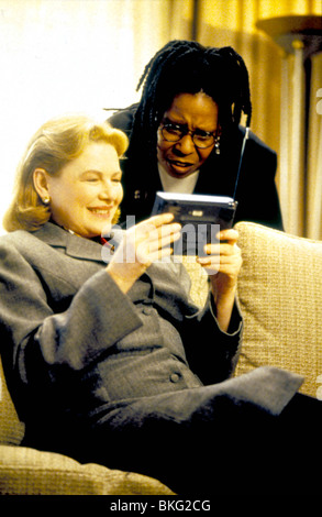 THE ASSOCIATE (1996) DIANNE WIEST, WHOOPI GOLDBERG ASSO 041 Stock Photo