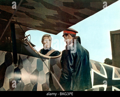 THE BLUE MAX (1966) GEORGE PEPPARD BMAX 004FOH Stock Photo