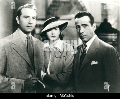 CASABLANCA (1942) PAUL HENREID, INGRID BERGMAN, HUMPHREY BOGART CAS 015P Stock Photo