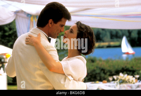 COUSINS (1989) TED DANSON, ISABELLA ROSSELLINI CNS 020 Stock Photo