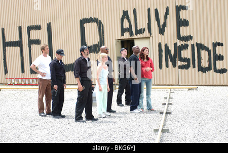 DAWN OF THE DEAD (2004) JAKE WEBER, KEVIN ZEGERS, MICHAEL KELLY, SARAH POLLEY, VING RHAMES, MICHAEL BARRY, MEKHI PHIFER, INNA Stock Photo